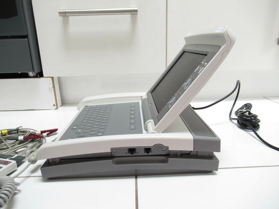 MÁQUINA IMPRESORA IMPRESORA MONITOR ELECTROCARDIOGRAFO DE PACIENTES GE MAC 5500 PACIENTES ECG/EKG Foto 4 de 4