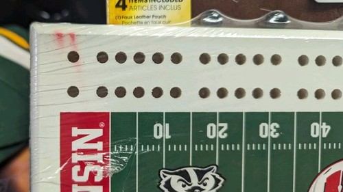 Wisconsin Badgers Vintage Custom Cribbage Board Football Field NEW Still Sealed - Picture 2 of 4