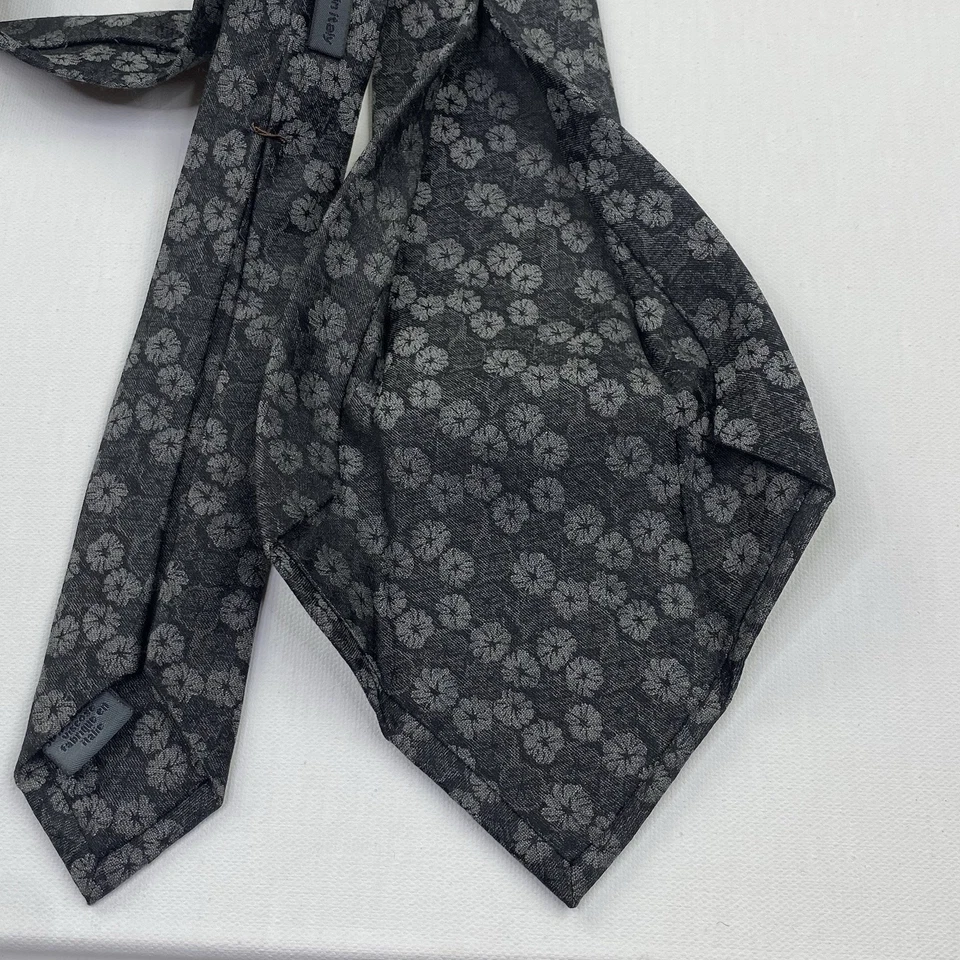 JOHN VARATOS Gray Floral Handmade Silk Blend Tie Made in Italy - Image 3 of 4