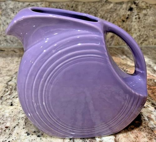 FIESTA  FIESTAWARE * 28 OZ SMALL DISK PITCHER * RETIRED LILAC * NWOB