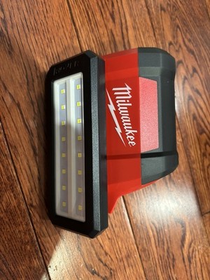 Milwaukee Tool 2367-20 M12 Rover Service And Repair Flood Light w/ USB Charging
