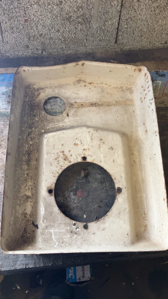 Capot moteur MOTOSTANDARD/GUTBROD - Photo 3/4