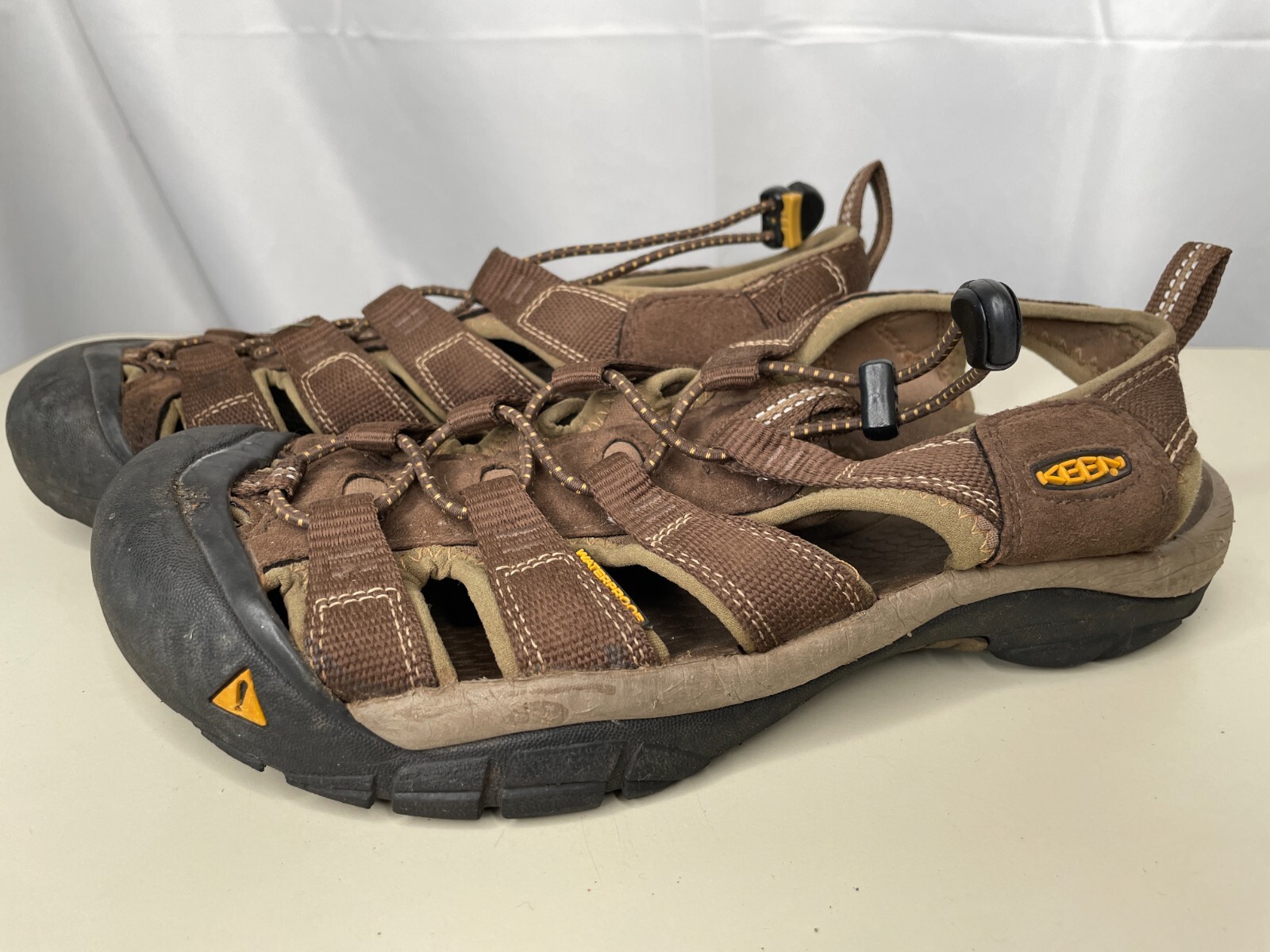 Sandali con scarpe da trekking sportive impermeabili KEEN Newport donna taglia 9