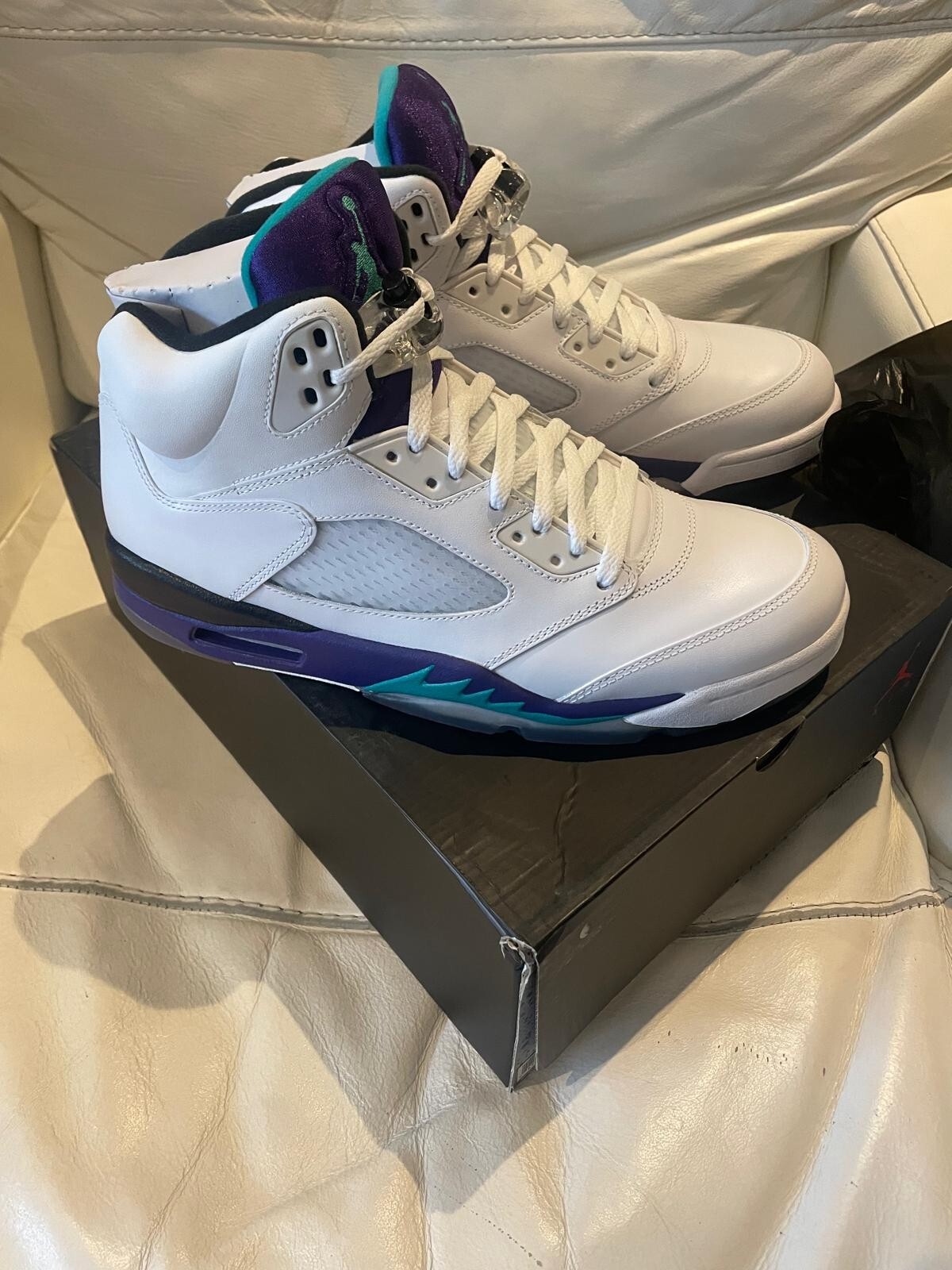 Jordan 5 Retro Grape 2013 UK 10 - BNIB - Never worn - RARE image 3