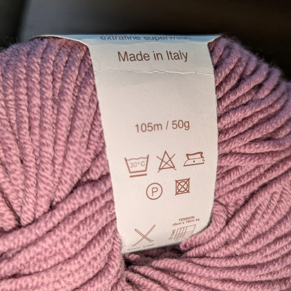 Debbie Bliss Rialto DK цвет 23036 фиолетовая шерсть 50 г 105 м, Eco Baby 14012 розовый - Изображение 4 из 4