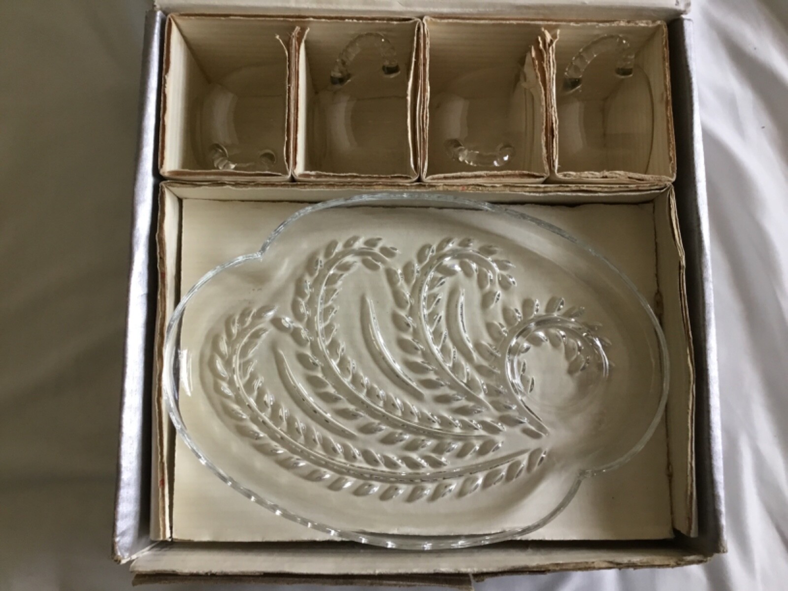 Vintage Federal Glass Company Hospitality Snack Set Four Plates and