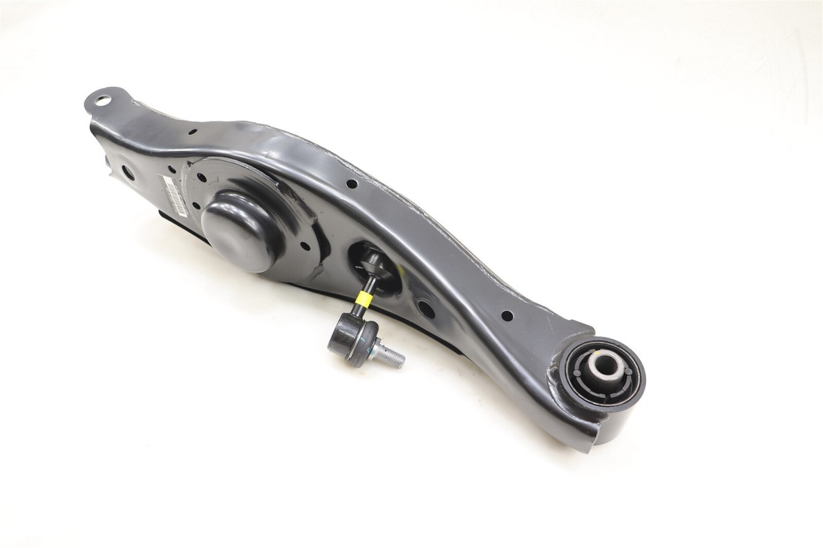 13-18 Hyundai Santa FE RH Passenger Lower Control Arm Rear 13-18 Hyundai Santa FE RH Passenger Lower Control Arm Rear