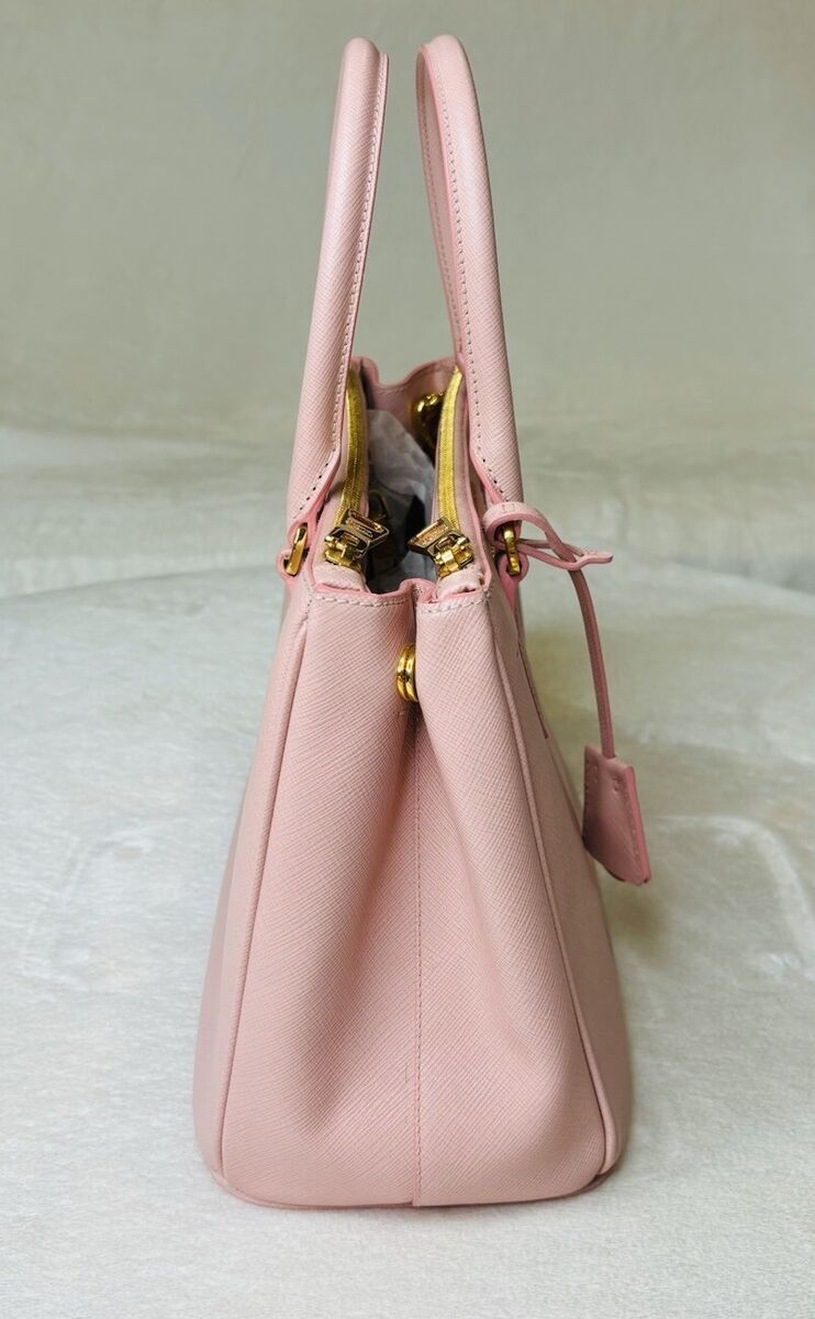 Authentic Prada Saffiano Medium Galleria Double Zip Tote Authentic Prada Saffiano Medium Galleria Double Zip Tote
