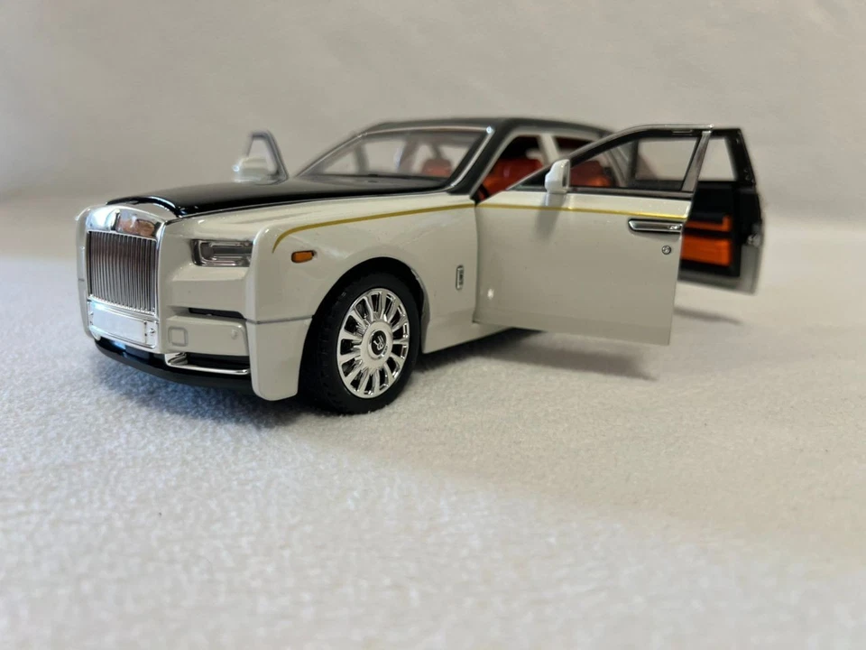 1:18 Rolls-Royce Phantom Car Alloy Model Diecast  Model Collection Kids Gift - Image 3 of 4