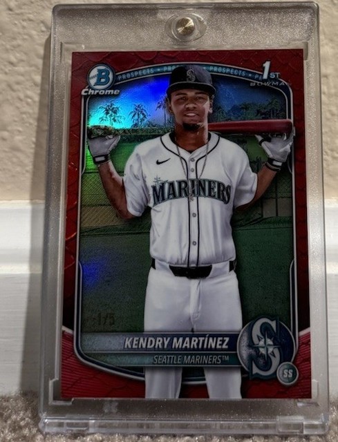 2025 Bowman Chrome Prospects Kendry Martínez Red Reptilian Mariners RC 1/5