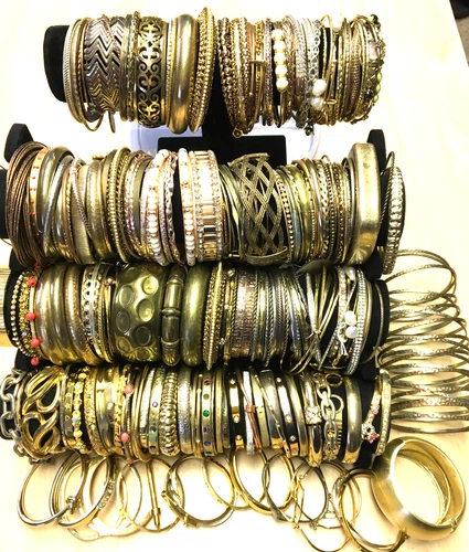210+ HUGE Vintage Costume to Fashion Jewelry lot Bracelet Bangle ALL GOLD TONE
