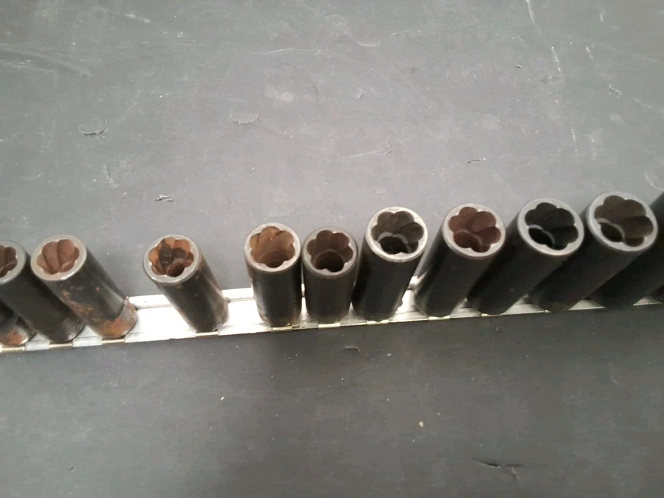 Blue-Point®  213TSFSYA  13 pc 3/8" Drive SAE/Metric Deep Twist Impact Socket Set - Image 4 of 4