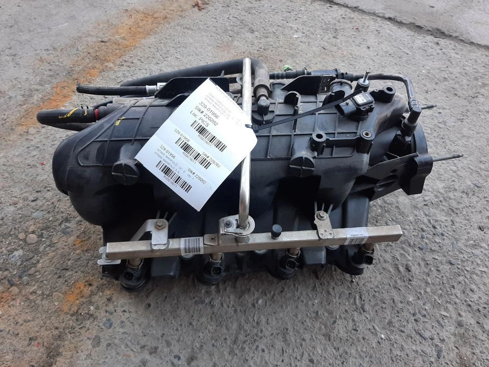 GMC ENVOY Denali 2005 colector de admisión motor de 5,3 L 89017588 Foto 4 de 4