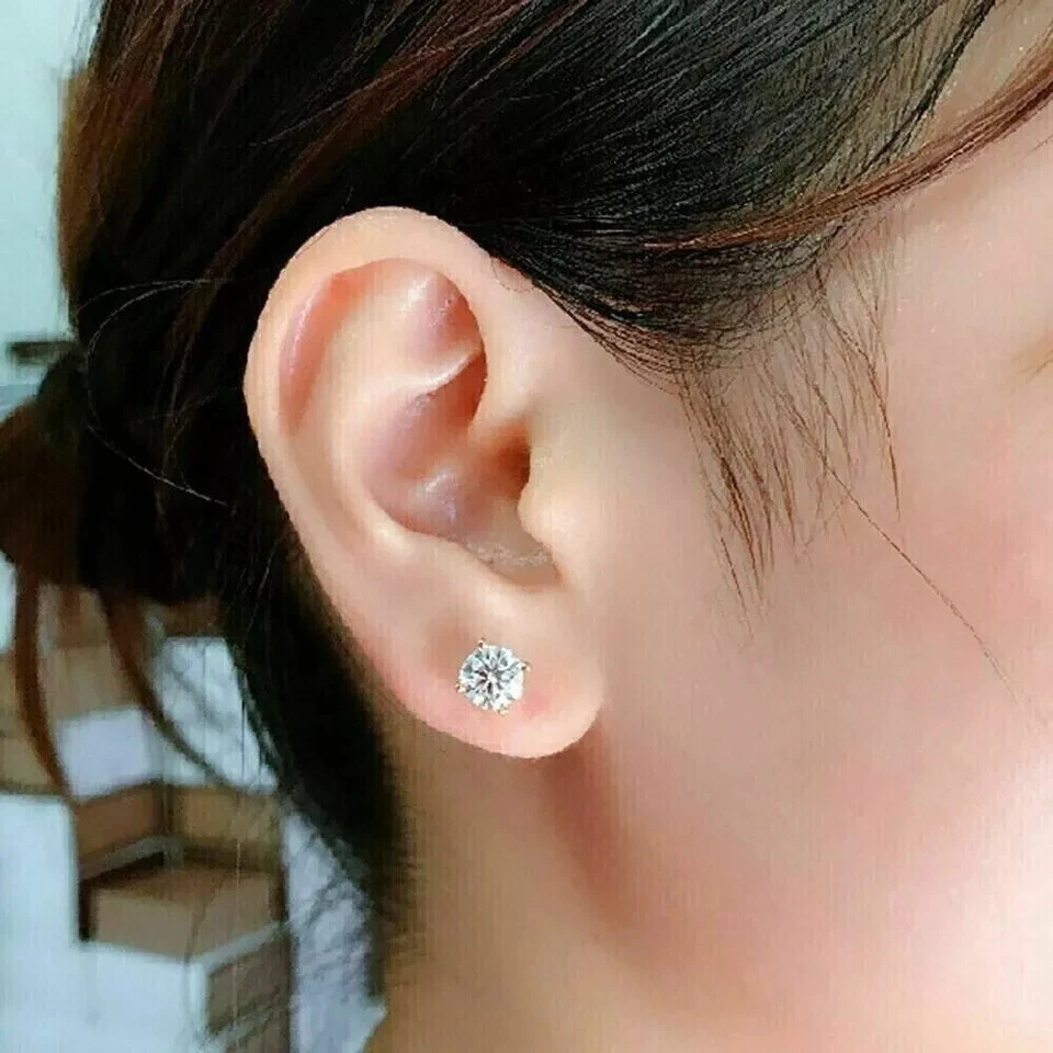 Aretes de 4 puntas de diamantes cultivados en laboratorio de corte redondo de 2,00 quilates F VS1 de oro blanco de 14 quilates Foto 4 de 4