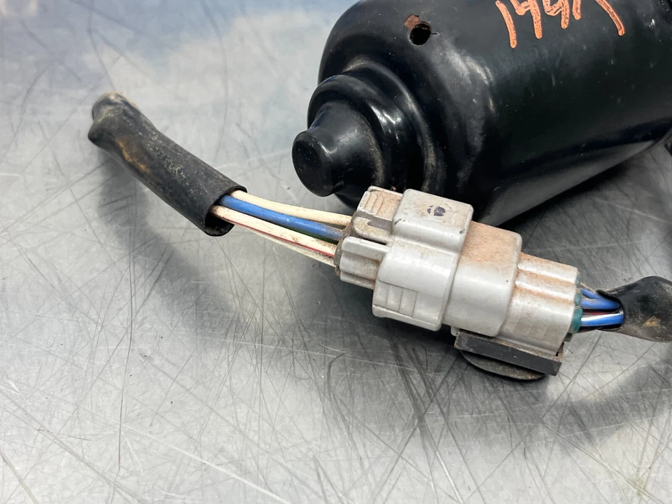 Lexus SC430 2002 Denso motor limpiaparabrisas - 85110-24080 - 144 k Foto 2 de 4