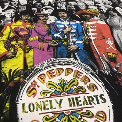 Vintage 90s The Beatles Sgt Peppers Lonely Hearts Club Band AOP