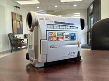 Canon NTSC ZR10 MiniDV Digital Video Camcorder W/O BATTERY  FOR PARTS 