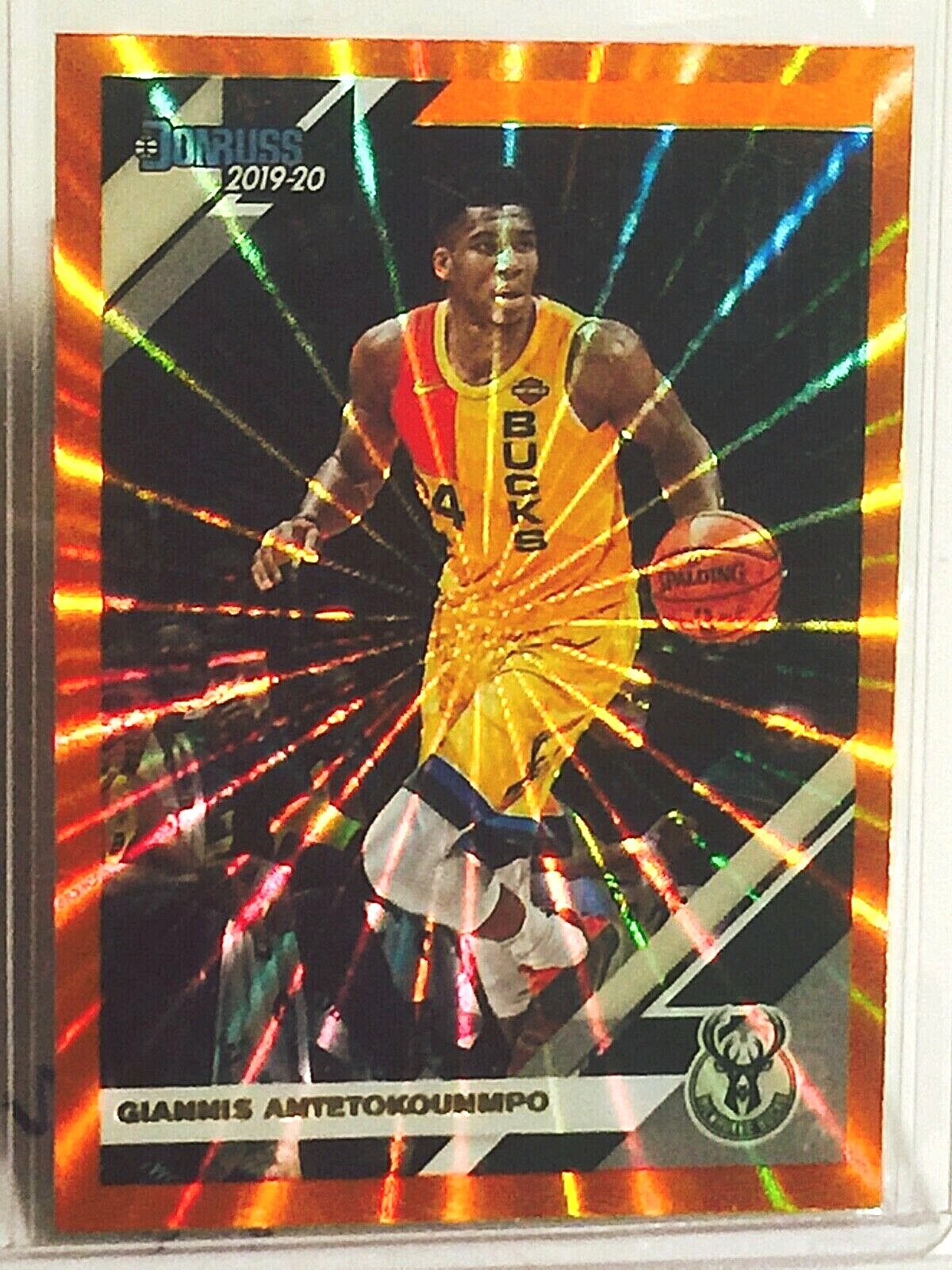 2019-20 Donruss Giannis Antetokounmpo Orange Holo Laser Refractor insert card