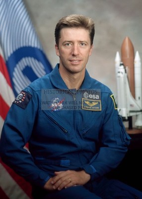 ESA ASTRONAUT ROBERTO VITTORI ITALY 2011 5X7 PHOTO