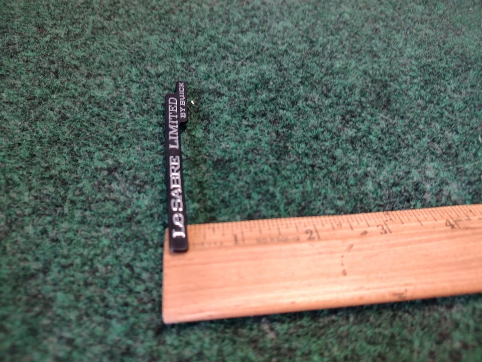 BUICK LESABRE LIMITED Por Buick DELANTERO TRASERO EMBLEMA LATERAL LOGOTIPO INSIGNIA SÍMBOLO FABRICANTE DE EQUIPOS ORIGINALES 3S1 Foto 4 de 4