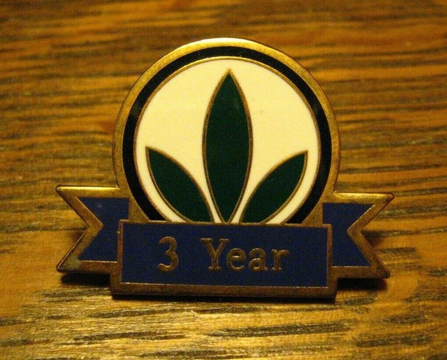 Herbalife 3 Year Lapel Pin Vintage Nutrition Sales Member Company