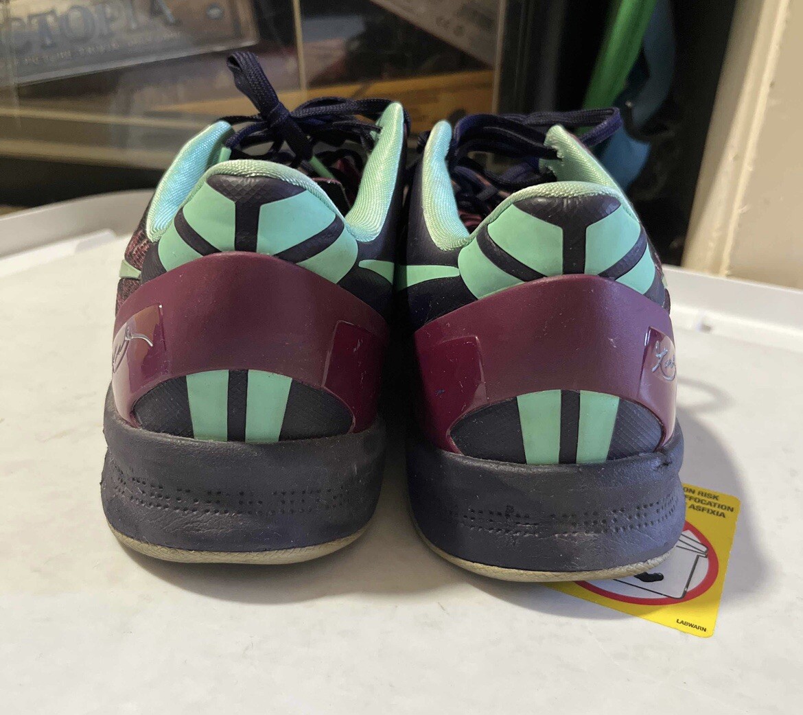 Nike Kobe 8 System VIII Pit Viper Purple Dynasty Green Glow 555035502 Mens 8.5 Nike Kobe 8 System VIII Pit Viper Purple Dynasty Green Glow  main image 3