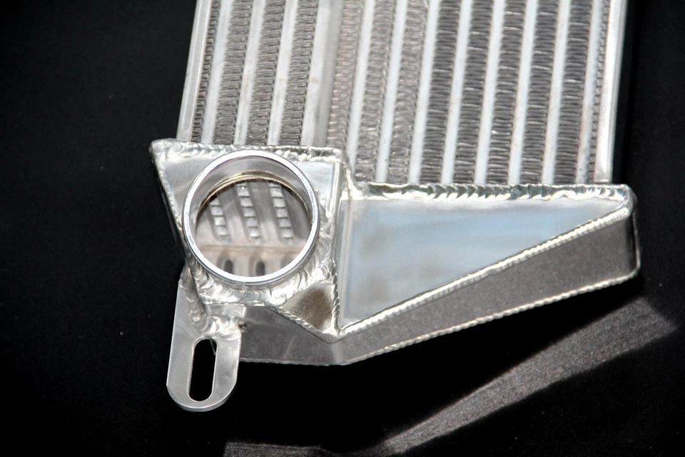 Алюминиевый интеркулер Mini Cooper S 1,6 л R55 R56 R57 R58 R59 R60 R61 переднее крепление - Изображение 2 из 4