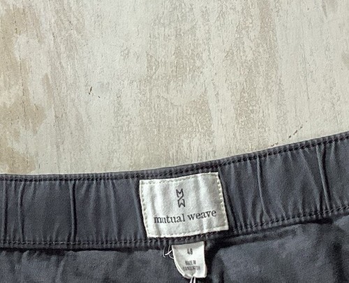 Tavola chino corta nuova con etichette 2 paia mutual weave 1 grigia e 1 marrone 8” taglia 48 - Foto 4 di 10