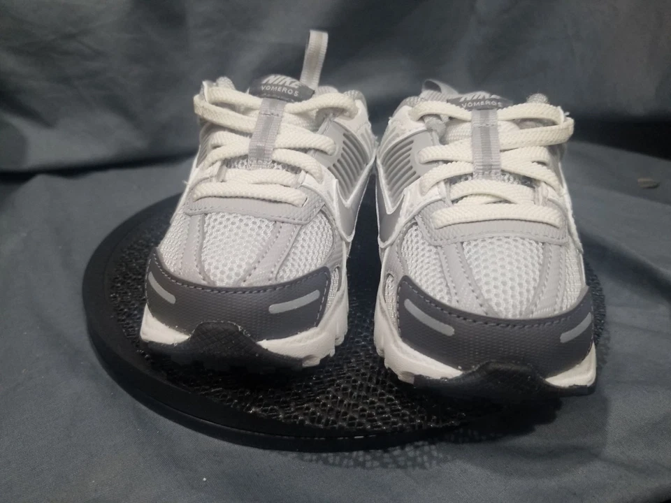 Nike Toddlers Vomero 5 (TD) Sneakers Mesh Pure Platinum Silver Size 7 NEW IN BOX - Image 4 of 4