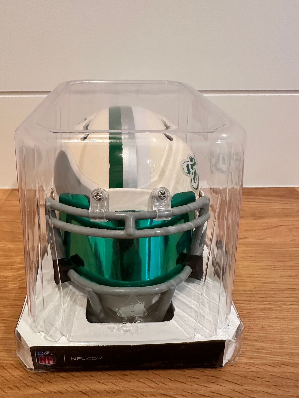 Mike Vick Signed Philadelphia Eagles Retro Mini Helmet - Beckett Witness COA