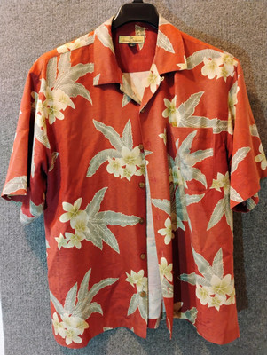 Tommy Bahama Shirt Mens L Paradise Blooms  Hawaiian 100% Silk