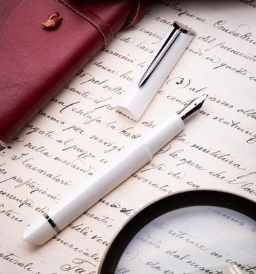 Omas - 360 Lamborghini Aventador White - Fountain Pen - FP NIB M 18K