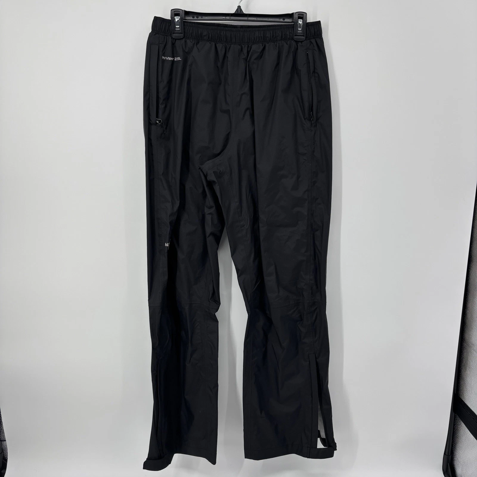 The North Face HyVent Pants Mens Medium Long Black Snow Ski Waterproof Shell