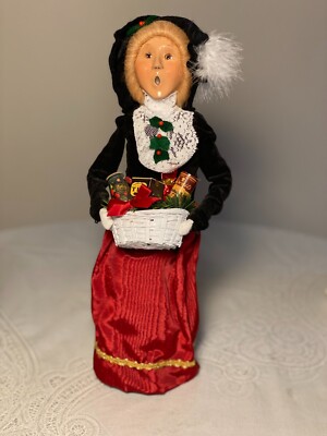 Byers Choice Caroler-Vintage Crabtree & Evelyn Adult Shopper (1st Edition) Woman