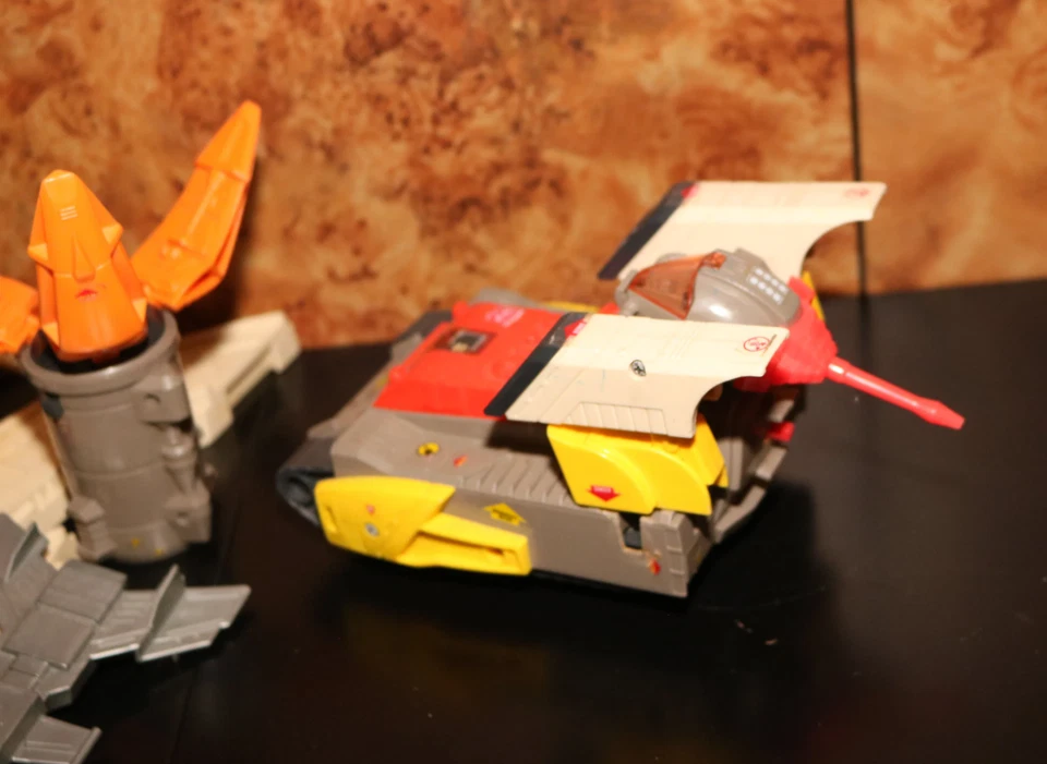 Omega Supreme (1985) LOT Parts G1 Transformers VTG 1980s Hasbro - Image 2 of 4