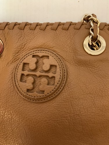 Tory Burch Marion East-West Tote in Royal Tan Pebbled Leather - Bild 4 von 9