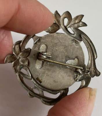 Broche Art Nouveau En Métal Argenté Avec Photo De Couple Noir Et Blanc - Occasion Bon état