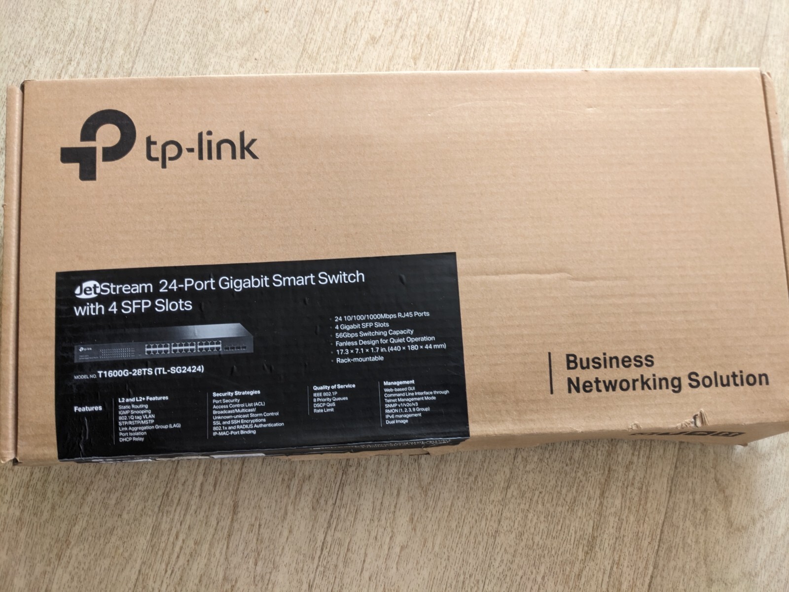 Smart Switch JetStream 24 ports Gb anti coupure reseau pour entreprise
