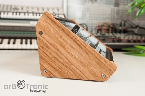 Native Instruments Maschine Mikro MK1 MK2 Echtholz Seitenteil Ständer Stand - Bild 4 von 7