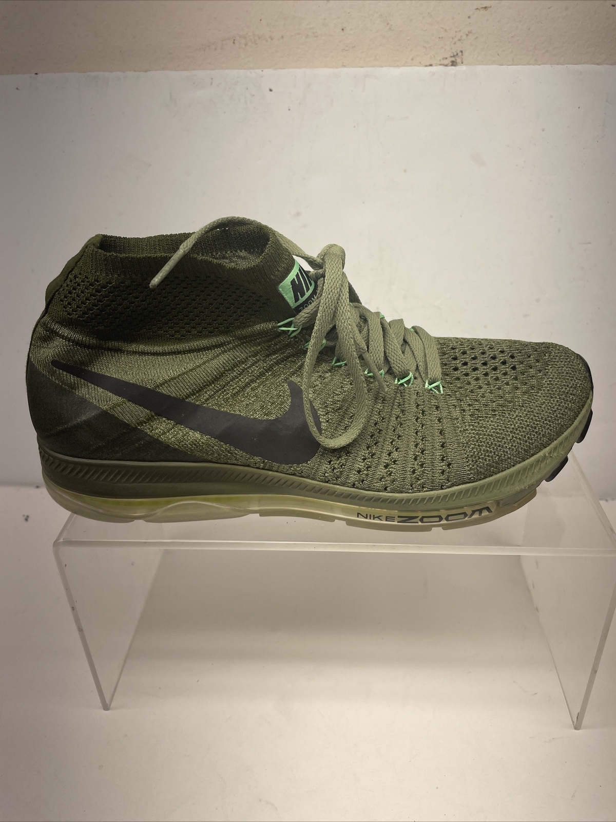 SAOLA Zoom donna Nike taglia 8: solo scarpa destra. Solo una scarpa.