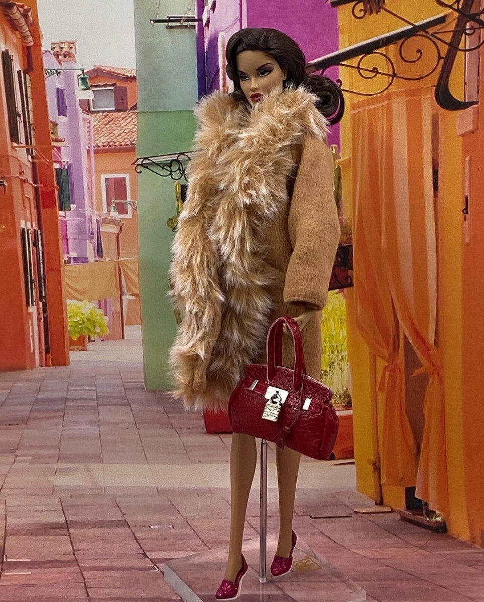 Robe de poupée / Mode Royalty Integrity Toys et Nuface - France