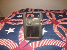 Gallagher S16 10-Mile Solar Fence Energizer NEW BATTERY
