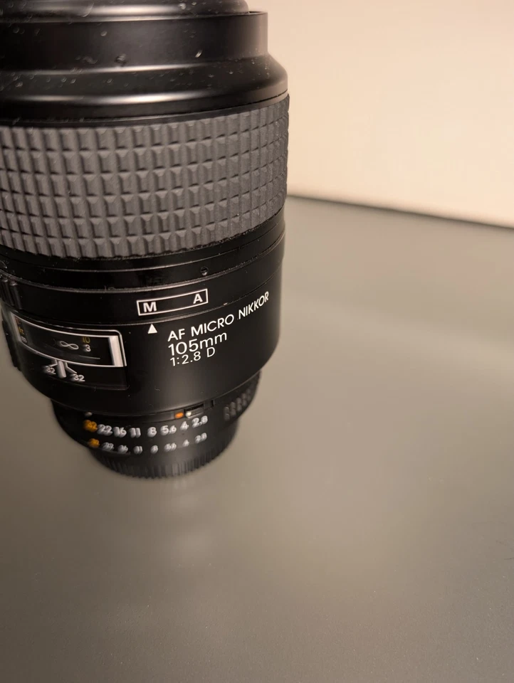 Корпус Nikon D70s, объектив 18-70 мм, объектив Nikkor 105 мм F2.8 D, сумка для фотоаппарата - Изображение 2 из 4