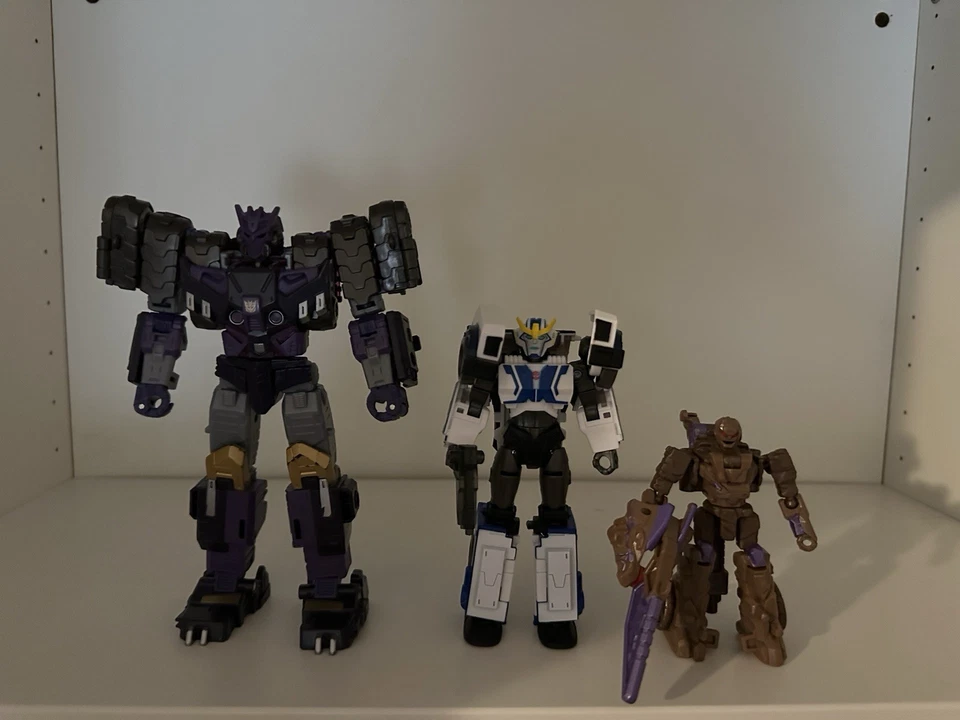 Transformers Generations Lot (Siege, Kingdom, Legacy, AotP, Studio Series) - Image 4 of 4