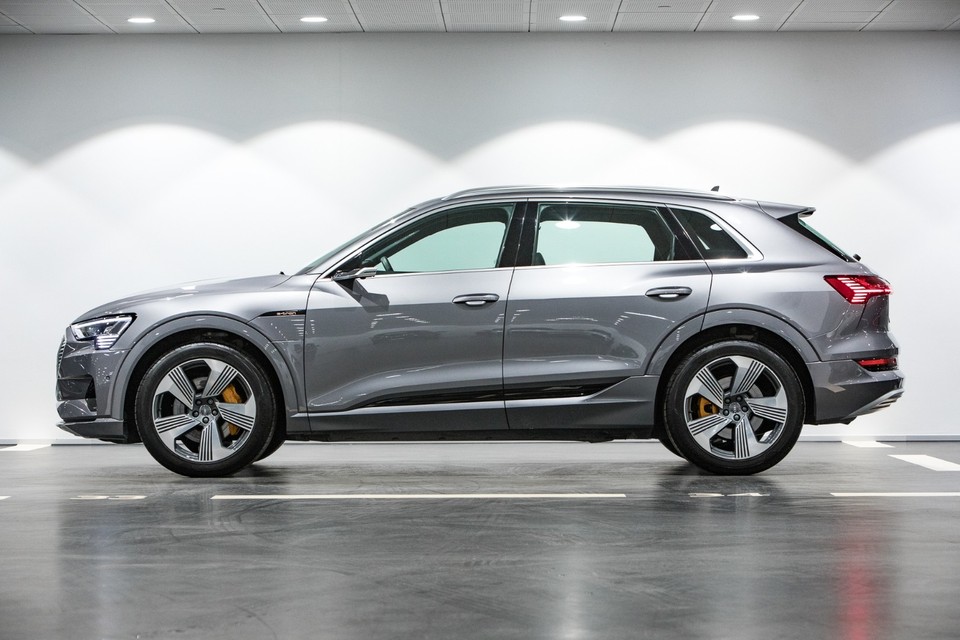 Audi e tron 55