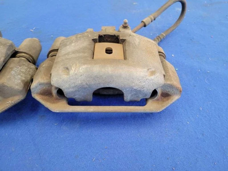 1994-1995 Ford Mustang GT 5.0L Front Pair Brake Calipers Pads Hoses 2454 - Image 3 of 4