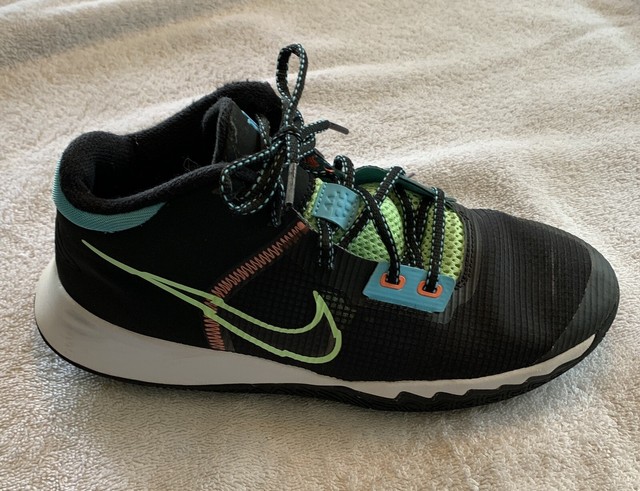 kyrie flytrap 4 basketball sneaker