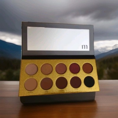 Mented Cosmetics Everynight Eyeshadow Palette Nude and Dark Eyeshadows