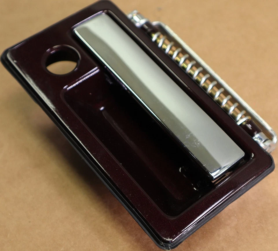 92-93 Dynasty Passenger Door Handle 0FS06LM9 New Old Stock NOS OEM Factory - Image 3 of 4