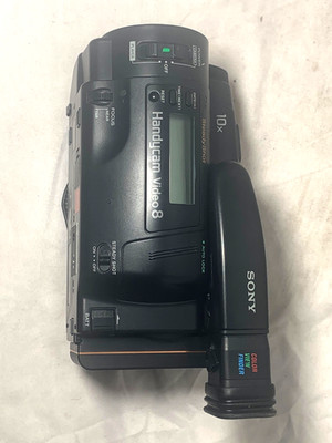 Sony Handycam Video8 CCD-TR91  storage auction no accessories to test   untested